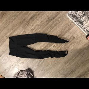 Black lululemon stirrup leggings sz 6